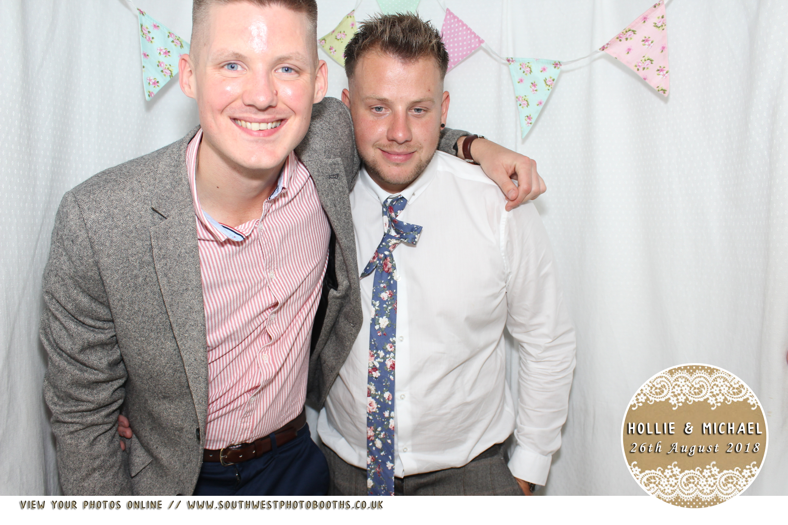 Hollie and Michael | View more photos from the event at gallery.southwestphotobooths.co.uk/u/SWPB/Hollie-and-Michael