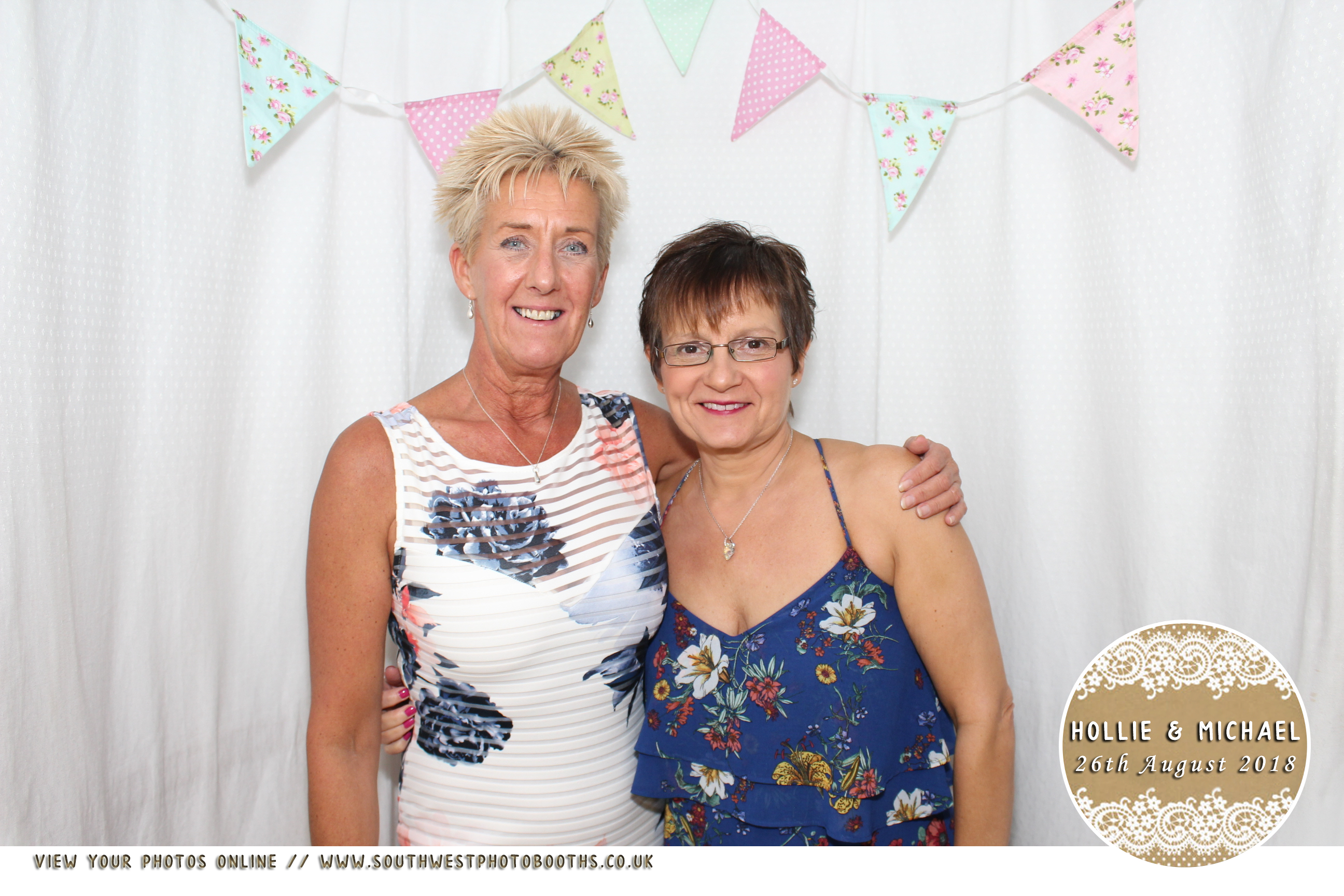 Hollie and Michael | View more photos from the event at gallery.southwestphotobooths.co.uk/u/SWPB/Hollie-and-Michael