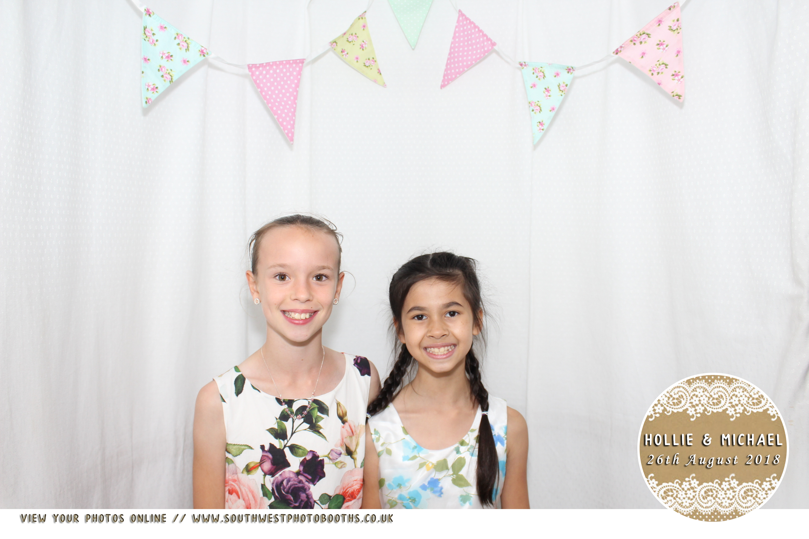 Hollie and Michael | View more photos from the event at gallery.southwestphotobooths.co.uk/u/SWPB/Hollie-and-Michael
