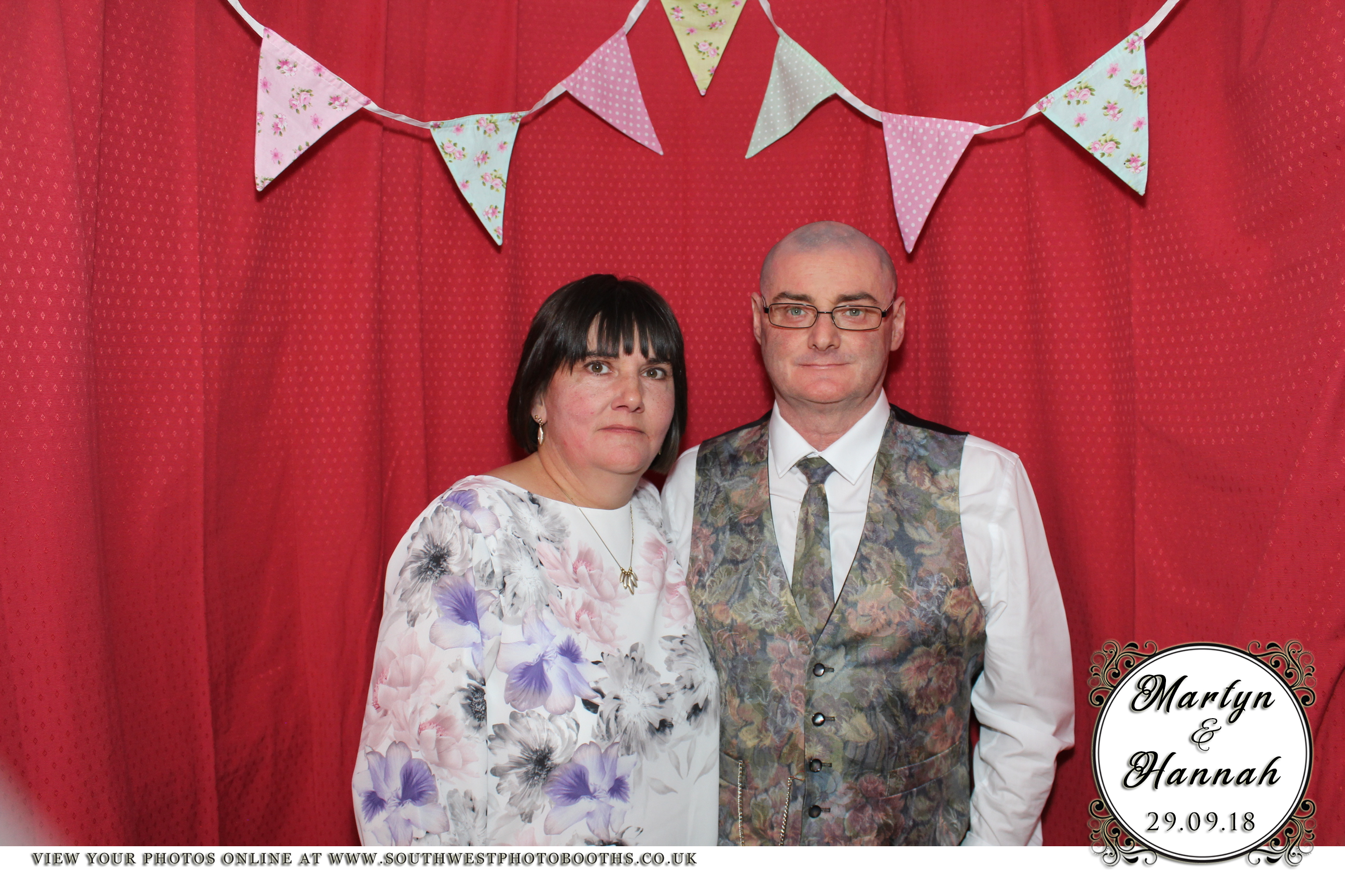 Martyn and Hannah | View more photos from the event at gallery.southwestphotobooths.co.uk/u/SWPB/Martyn-and-Hannah