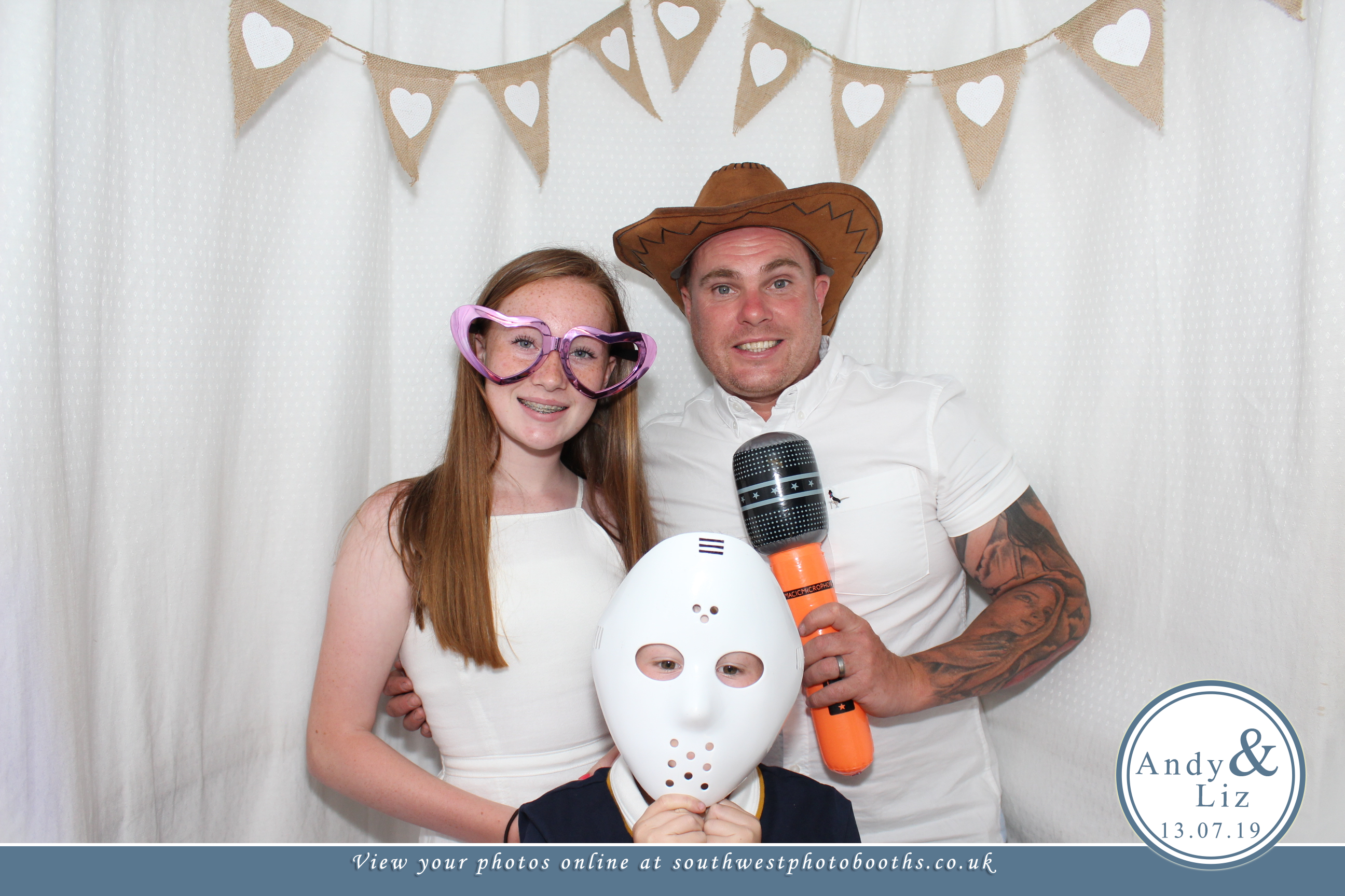 Andy and Liz | View more photos from the event at gallery.southwestphotobooths.co.uk/u/SWPB/Andy-and-Liz