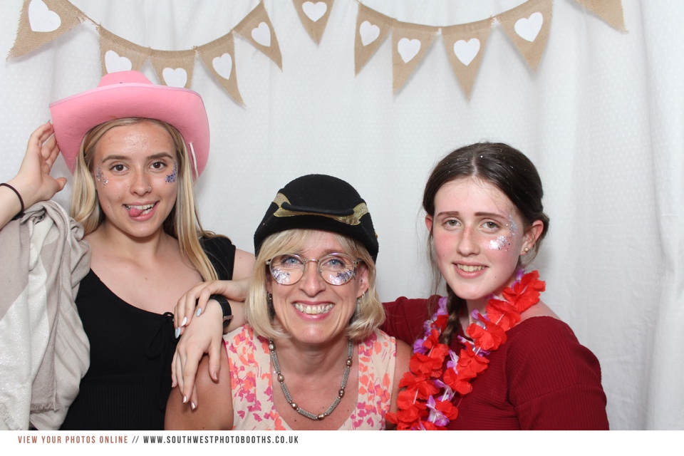 Emily and Terry | View more photos from the event at gallery.southwestphotobooths.co.uk/u/SWPB/Emily-and-Terry