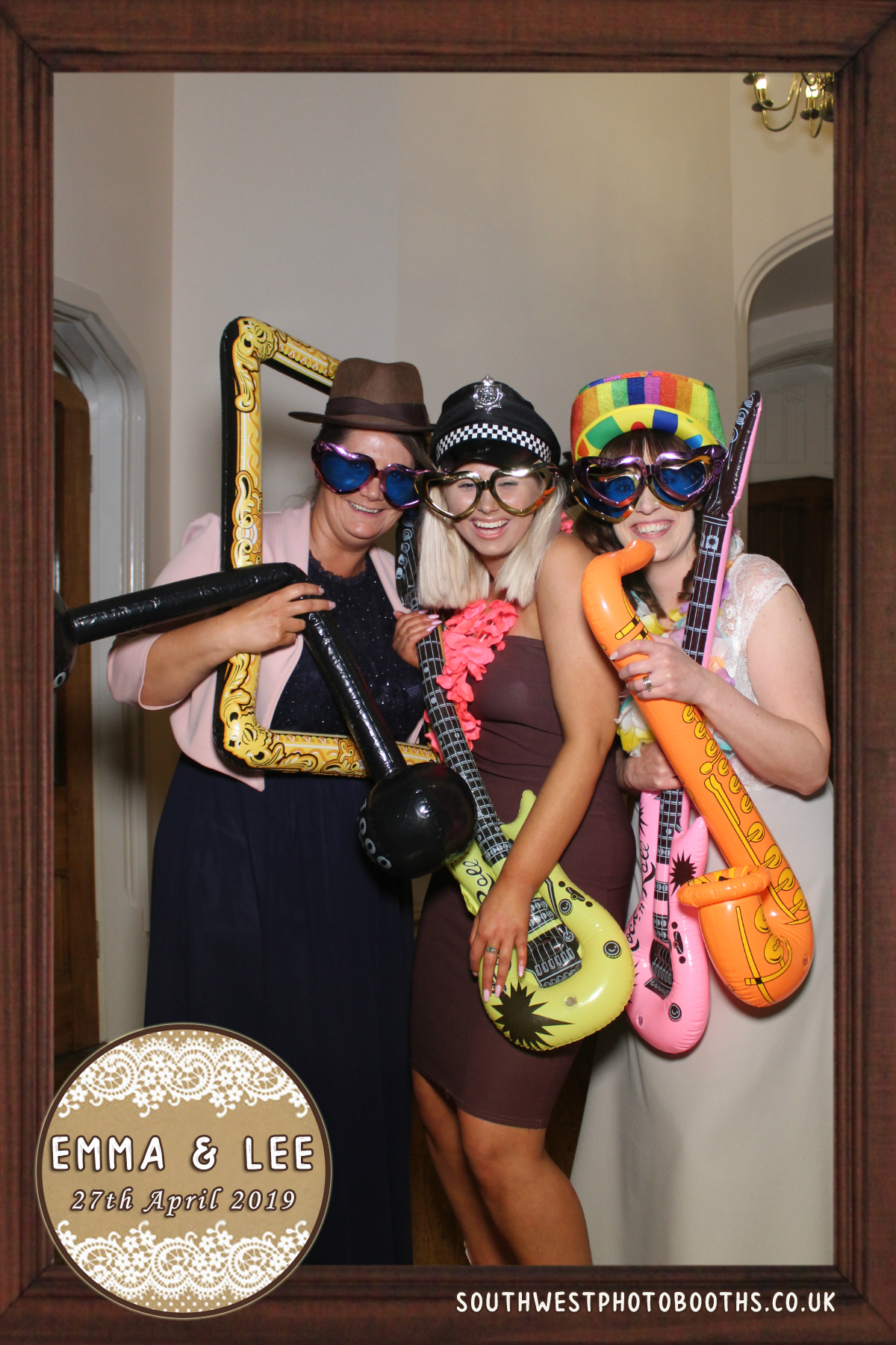 Emma and Lee | View more photos from the event at gallery.southwestphotobooths.co.uk/u/SWPB/Emma-and-Lee