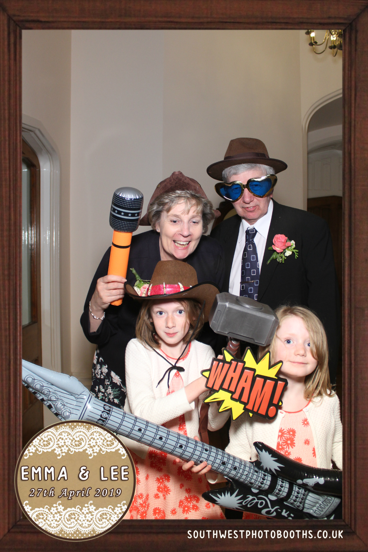 Emma and Lee | View more photos from the event at gallery.southwestphotobooths.co.uk/u/SWPB/Emma-and-Lee