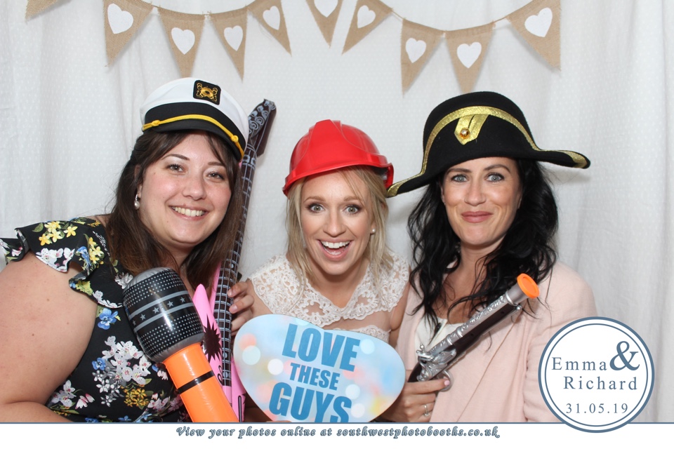 Emma and Richard | View more photos from the event at gallery.southwestphotobooths.co.uk/u/SWPB/Emma-and-Richard