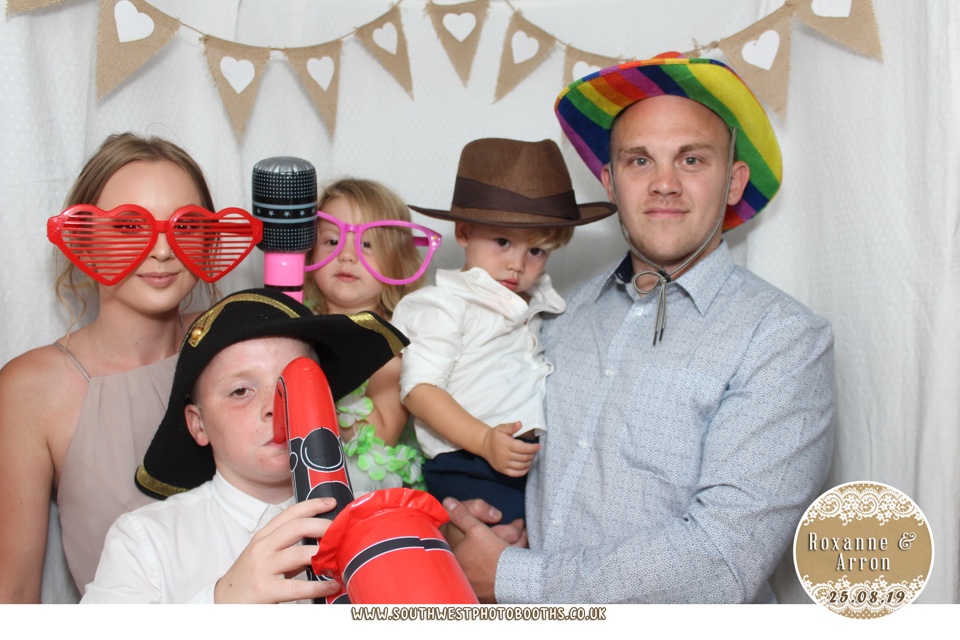 Roxanne and Arron | View more photos from the event at gallery.southwestphotobooths.co.uk/u/SWPB/Roxanne-and-Arron
