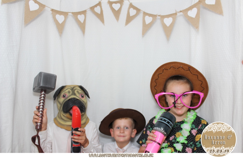 Roxanne and Arron | View more photos from the event at gallery.southwestphotobooths.co.uk/u/SWPB/Roxanne-and-Arron