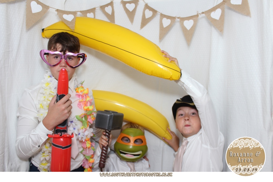 Roxanne and Arron | View more photos from the event at gallery.southwestphotobooths.co.uk/u/SWPB/Roxanne-and-Arron