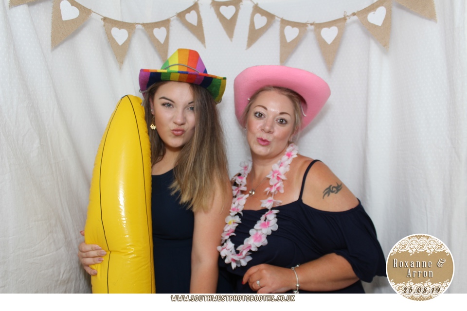 Roxanne and Arron | View more photos from the event at gallery.southwestphotobooths.co.uk/u/SWPB/Roxanne-and-Arron
