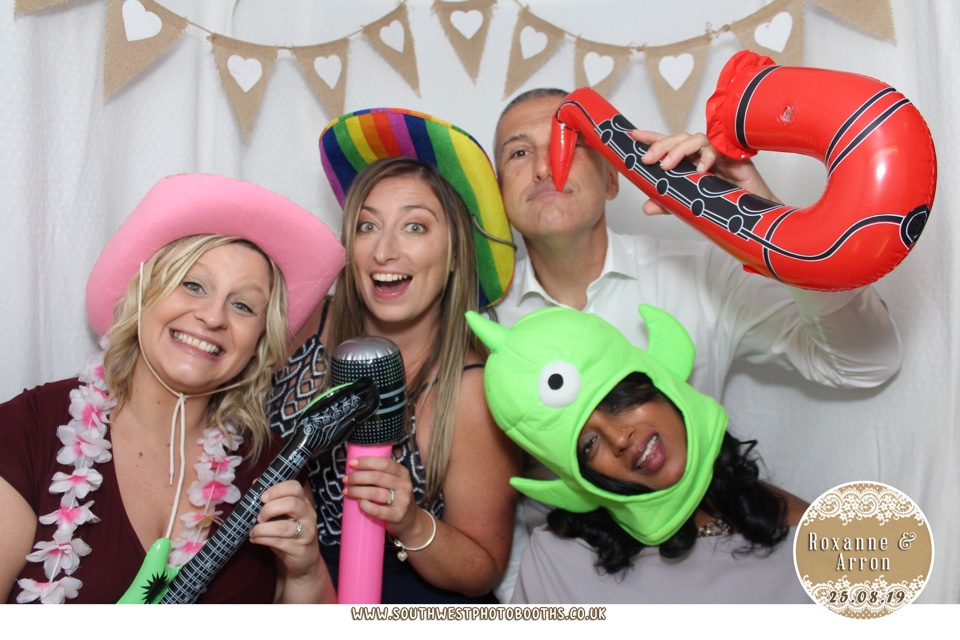 Roxanne and Arron | View more photos from the event at gallery.southwestphotobooths.co.uk/u/SWPB/Roxanne-and-Arron