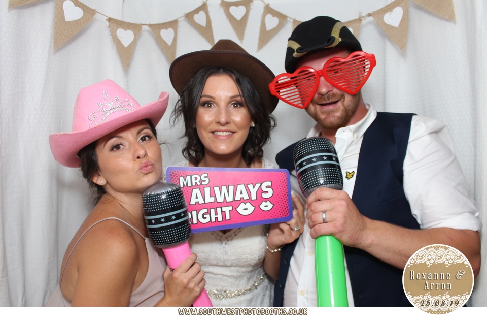 Roxanne and Arron | View more photos from the event at gallery.southwestphotobooths.co.uk/u/SWPB/Roxanne-and-Arron