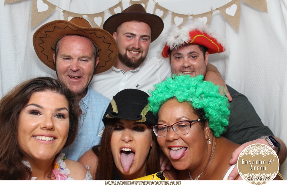 Roxanne and Arron | View more photos from the event at gallery.southwestphotobooths.co.uk/u/SWPB/Roxanne-and-Arron