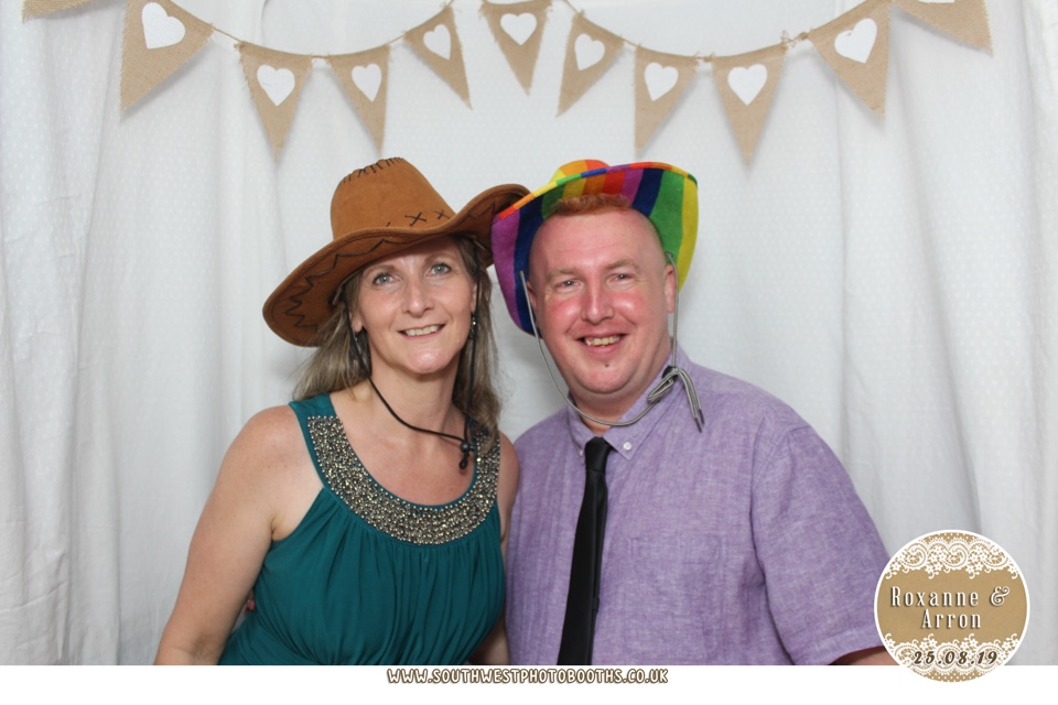 Roxanne and Arron | View more photos from the event at gallery.southwestphotobooths.co.uk/u/SWPB/Roxanne-and-Arron