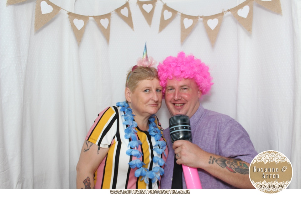 Roxanne and Arron | View more photos from the event at gallery.southwestphotobooths.co.uk/u/SWPB/Roxanne-and-Arron