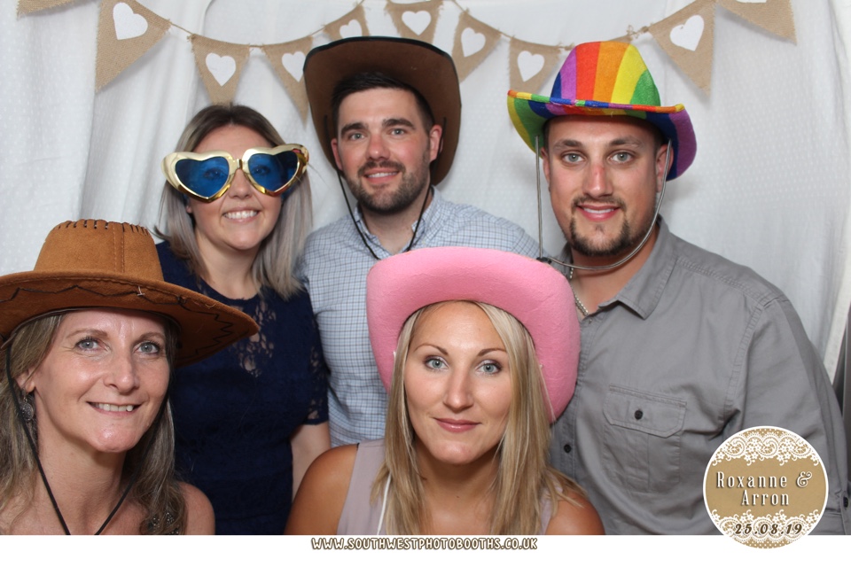 Roxanne and Arron | View more photos from the event at gallery.southwestphotobooths.co.uk/u/SWPB/Roxanne-and-Arron