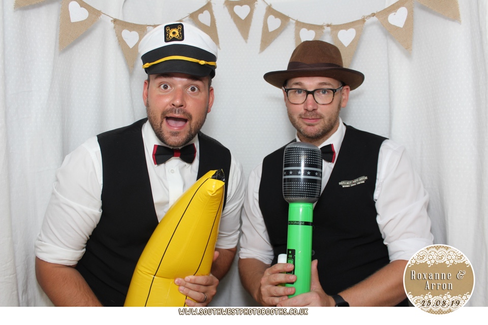Roxanne and Arron | View more photos from the event at gallery.southwestphotobooths.co.uk/u/SWPB/Roxanne-and-Arron