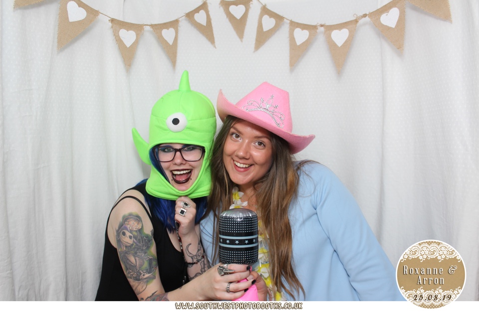 Roxanne and Arron | View more photos from the event at gallery.southwestphotobooths.co.uk/u/SWPB/Roxanne-and-Arron