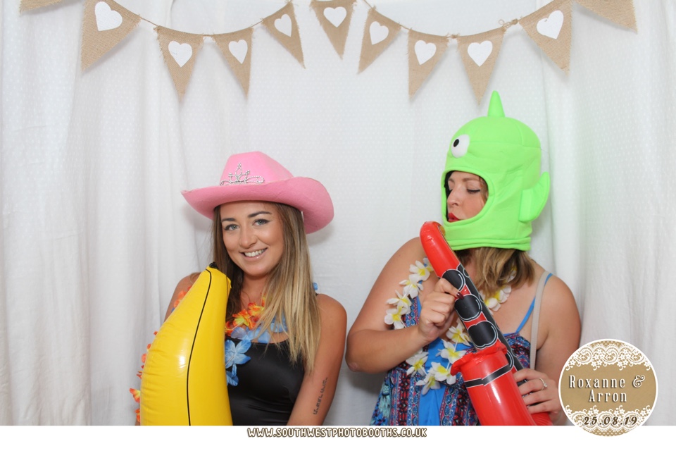 Roxanne and Arron | View more photos from the event at gallery.southwestphotobooths.co.uk/u/SWPB/Roxanne-and-Arron
