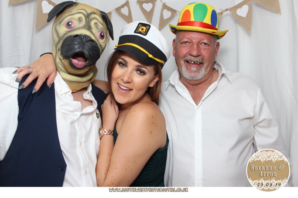Roxanne and Arron | View more photos from the event at gallery.southwestphotobooths.co.uk/u/SWPB/Roxanne-and-Arron