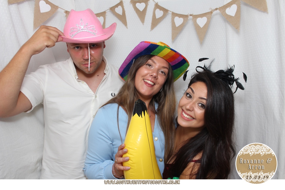 Roxanne and Arron | View more photos from the event at gallery.southwestphotobooths.co.uk/u/SWPB/Roxanne-and-Arron