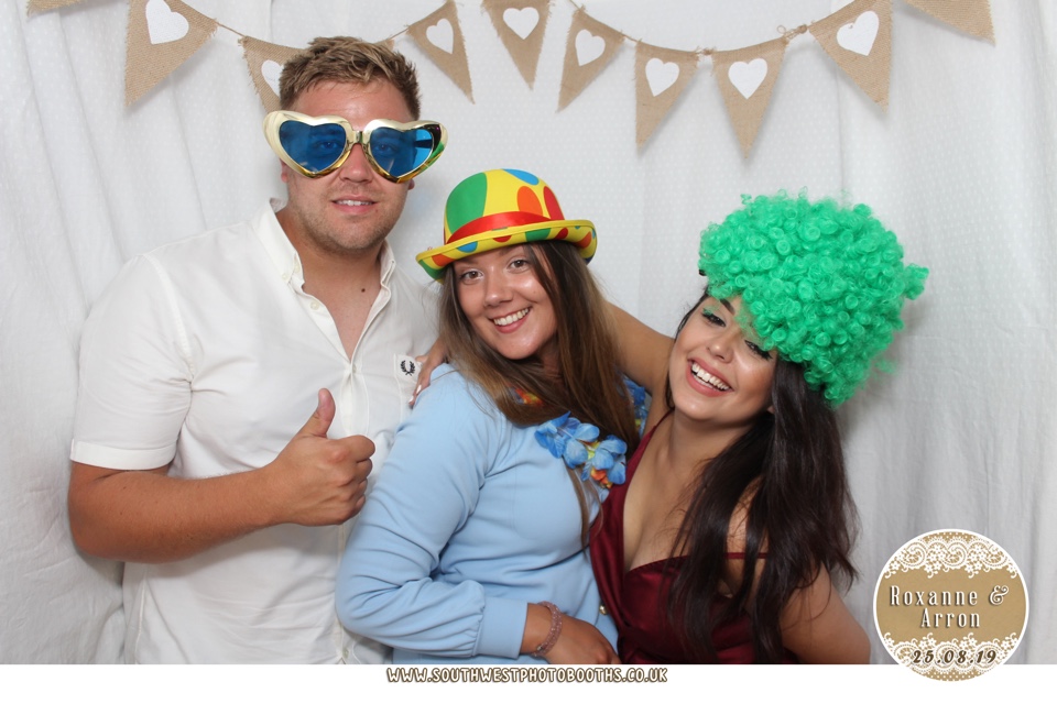 Roxanne and Arron | View more photos from the event at gallery.southwestphotobooths.co.uk/u/SWPB/Roxanne-and-Arron