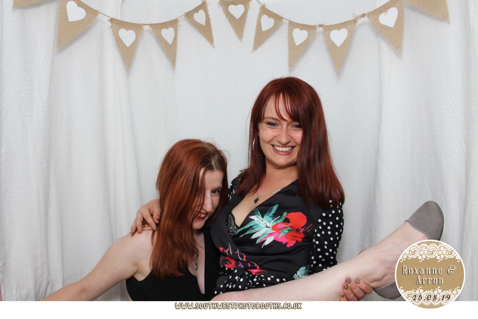 Roxanne and Arron | View more photos from the event at gallery.southwestphotobooths.co.uk/u/SWPB/Roxanne-and-Arron