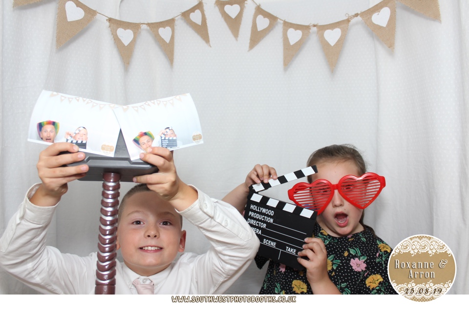 Roxanne and Arron | View more photos from the event at gallery.southwestphotobooths.co.uk/u/SWPB/Roxanne-and-Arron