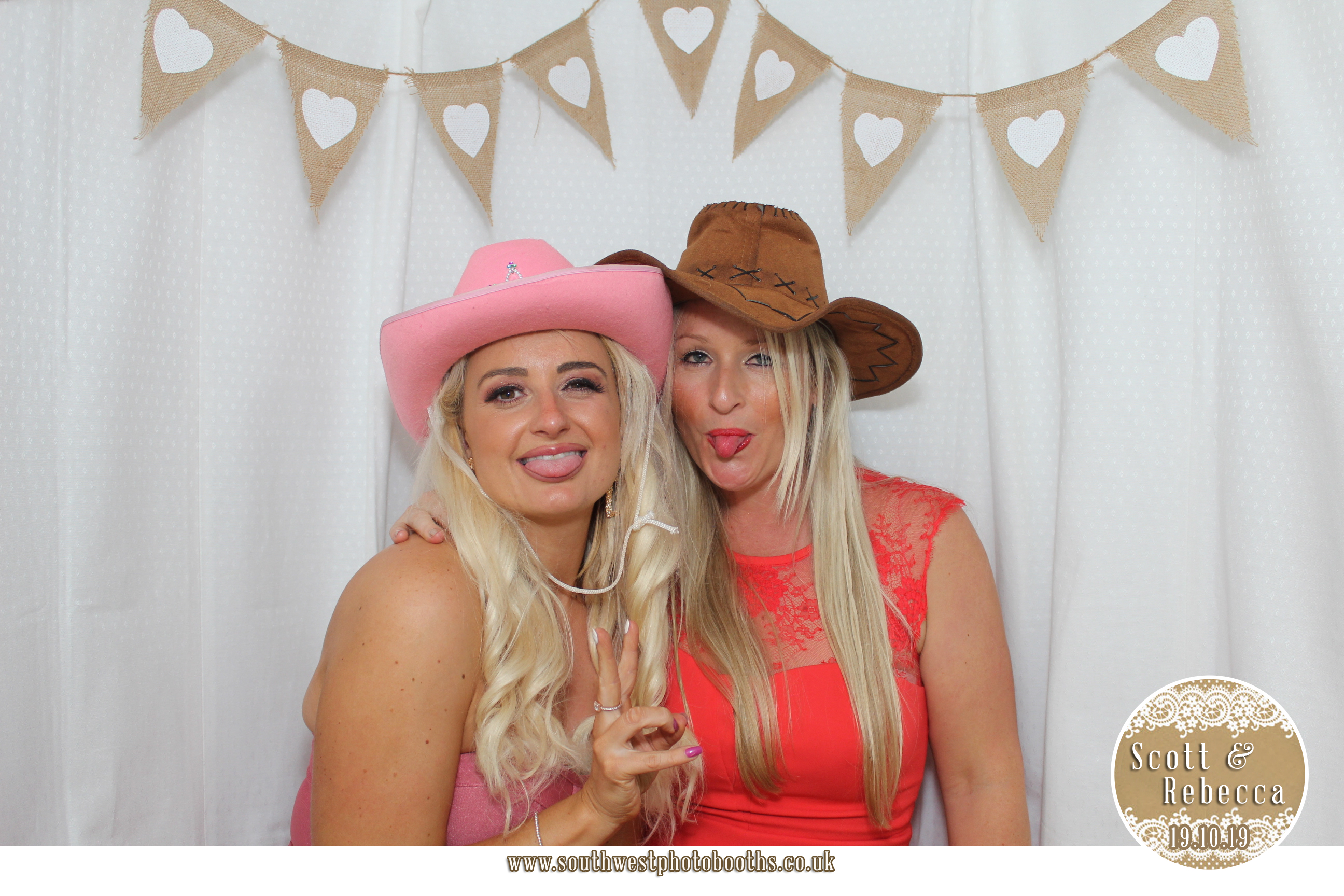 Scott and Rebecca | View more photos from the event at gallery.southwestphotobooths.co.uk/u/SWPB/Scott-and-Rebecca