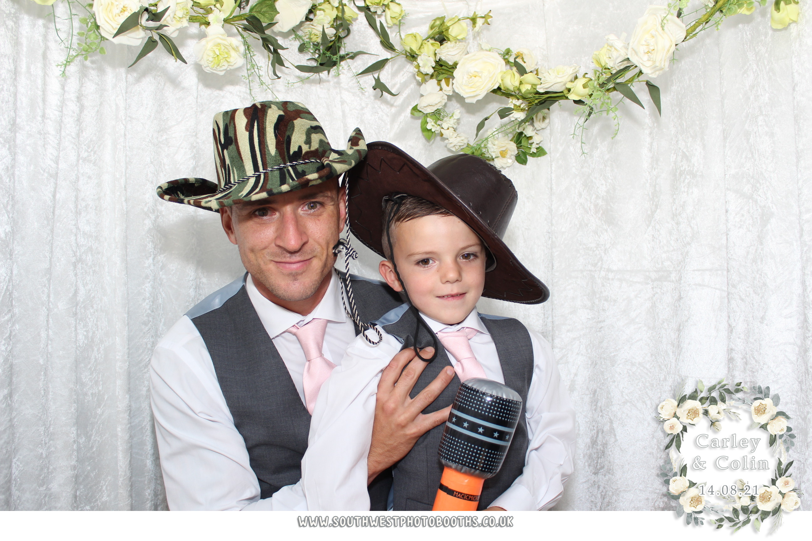 Carley and Colin | View more photos from the event at gallery.southwestphotobooths.co.uk/u/SWPB/Carley-and-Colin