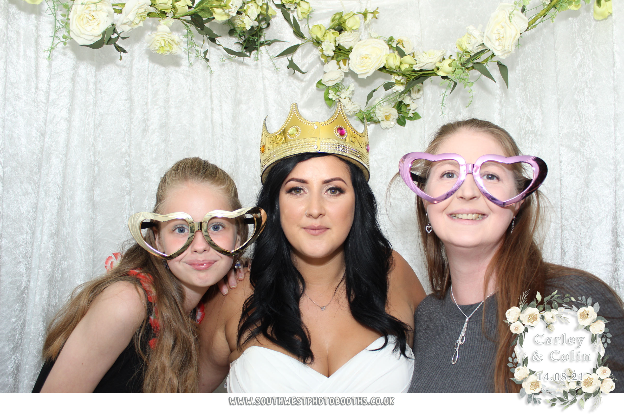 Carley and Colin | View more photos from the event at gallery.southwestphotobooths.co.uk/u/SWPB/Carley-and-Colin