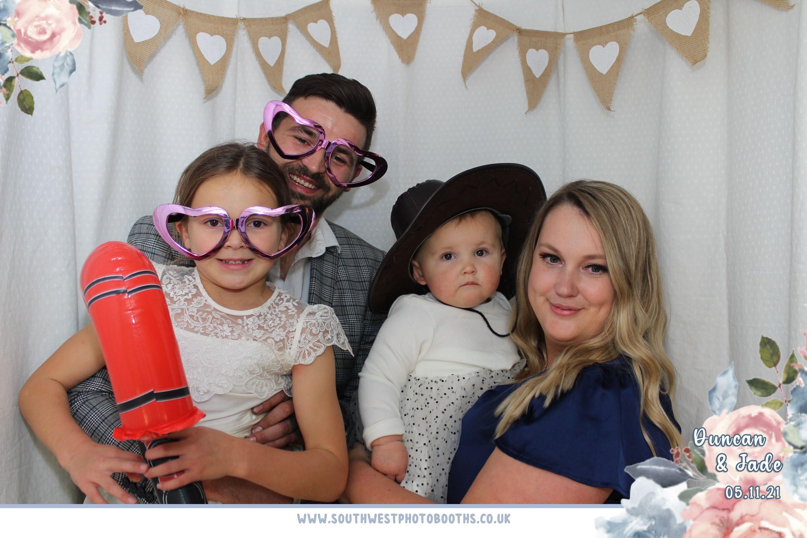 Duncan and Jade | View more photos from the event at gallery.southwestphotobooths.co.uk/u/SWPB/Duncan-and-Jade