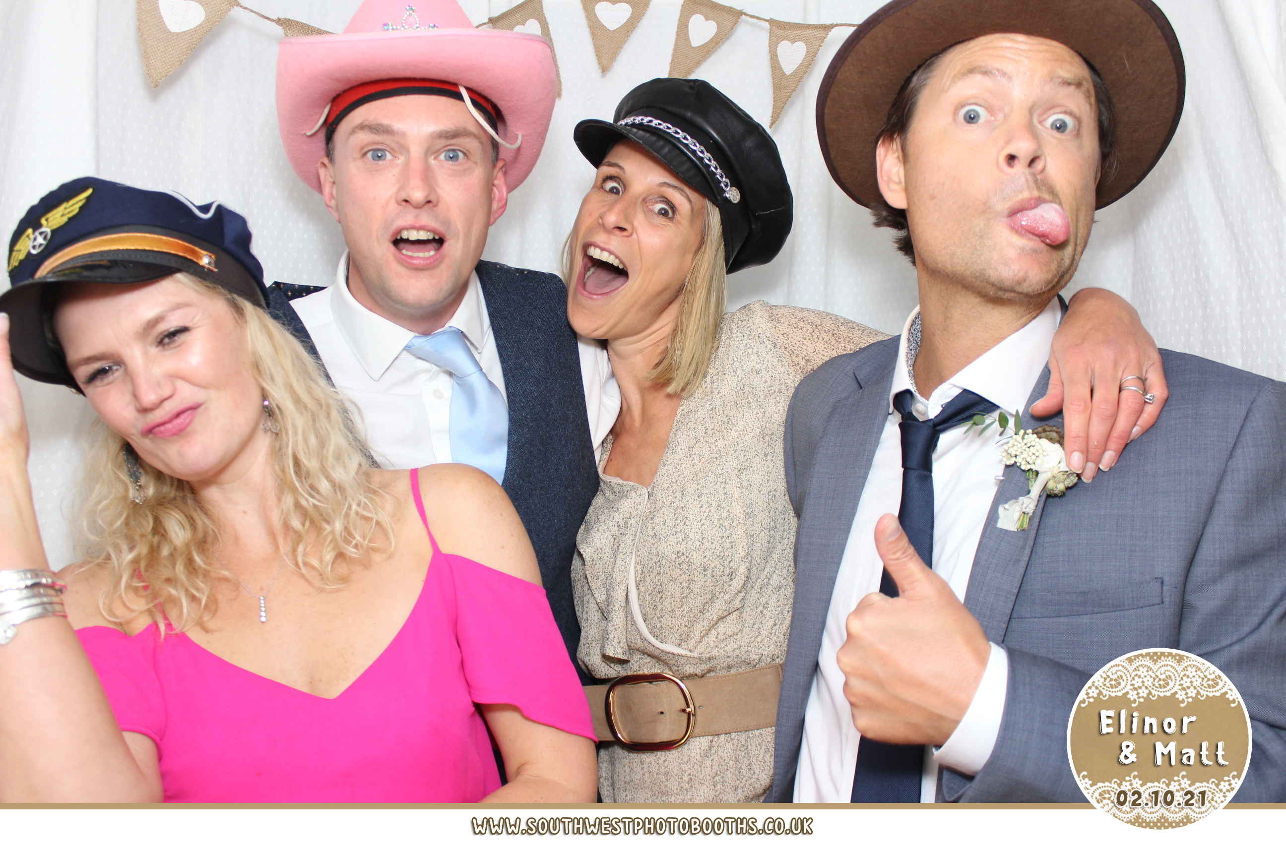 Elinor and Matt | View more photos from the event at gallery.southwestphotobooths.co.uk/u/SWPB/Elinor-and-Matt