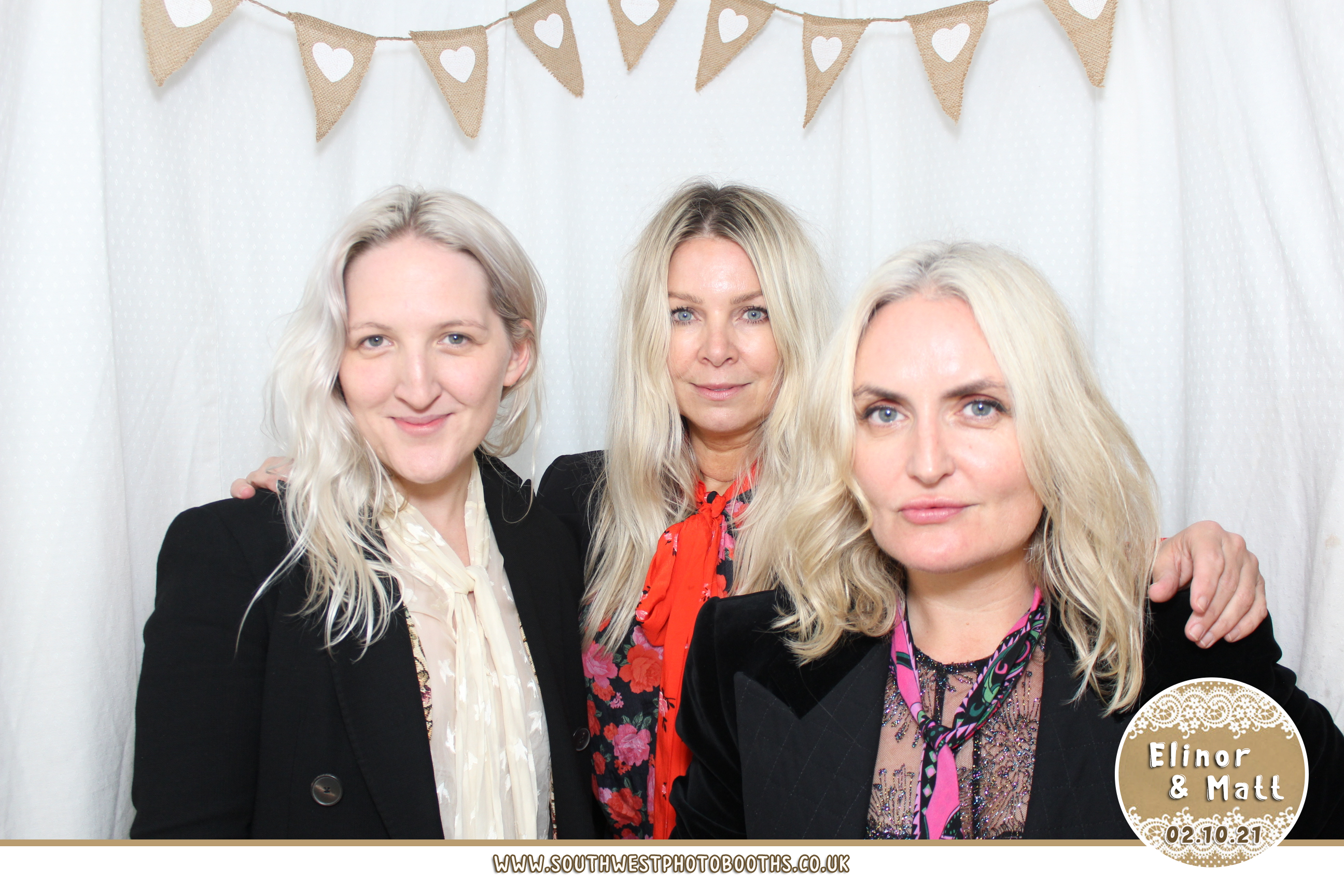 Elinor and Matt | View more photos from the event at gallery.southwestphotobooths.co.uk/u/SWPB/Elinor-and-Matt