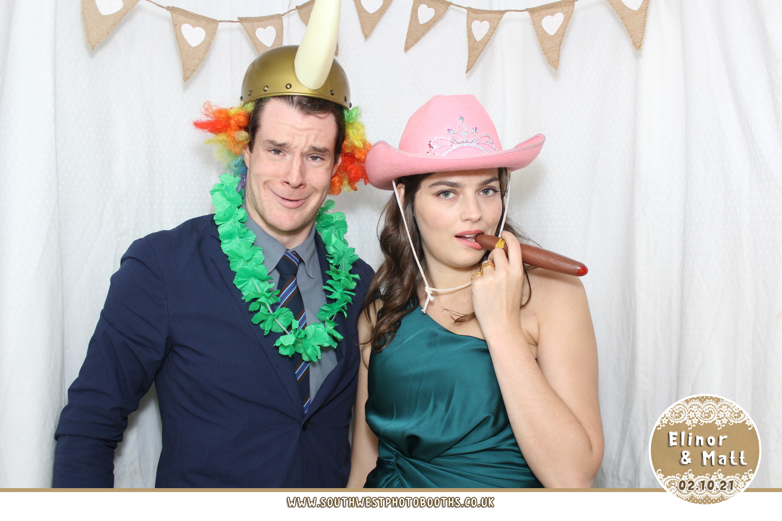Elinor and Matt | View more photos from the event at gallery.southwestphotobooths.co.uk/u/SWPB/Elinor-and-Matt