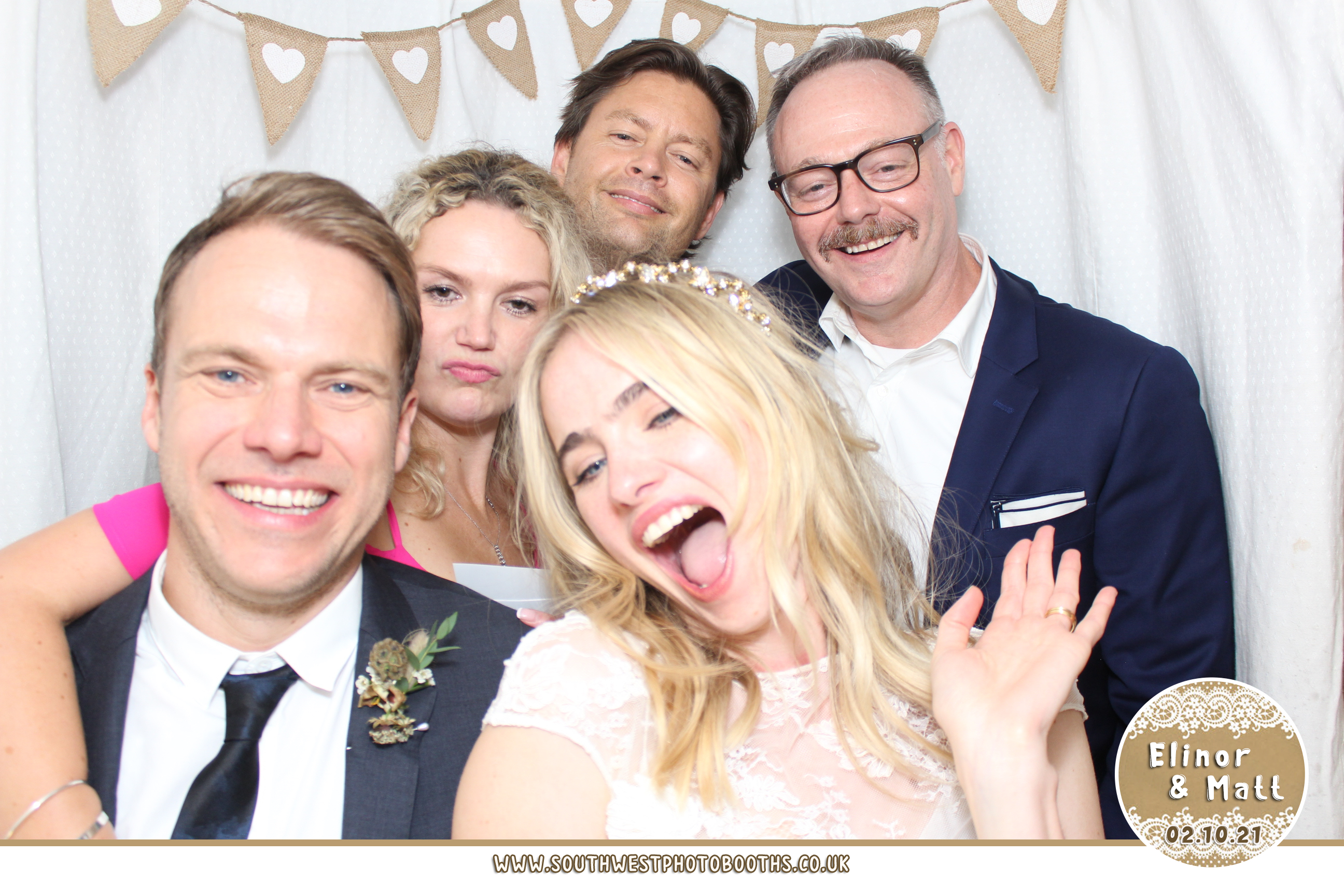 Elinor and Matt | View more photos from the event at gallery.southwestphotobooths.co.uk/u/SWPB/Elinor-and-Matt
