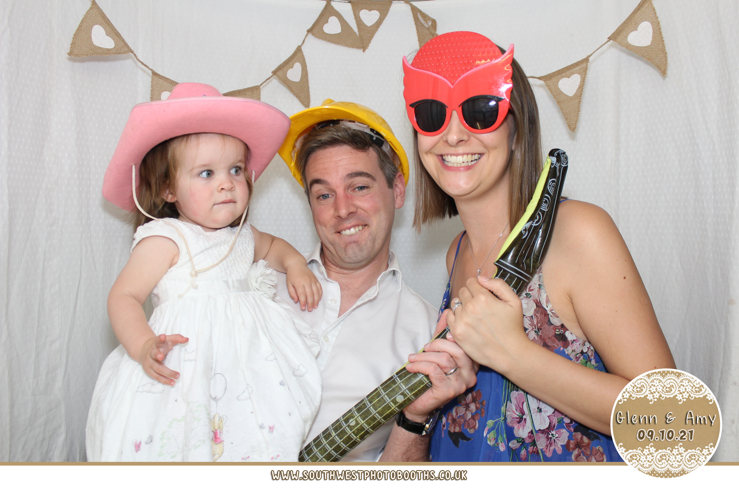 Glenn and Amy | View more photos from the event at gallery.southwestphotobooths.co.uk/u/SWPB/Glenn-and-Amy