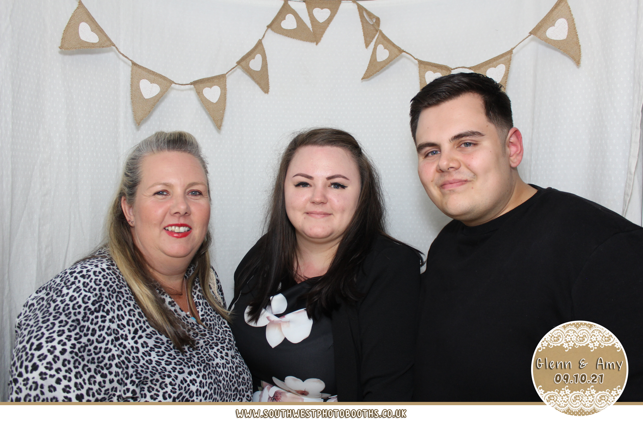 Glenn and Amy | View more photos from the event at gallery.southwestphotobooths.co.uk/u/SWPB/Glenn-and-Amy