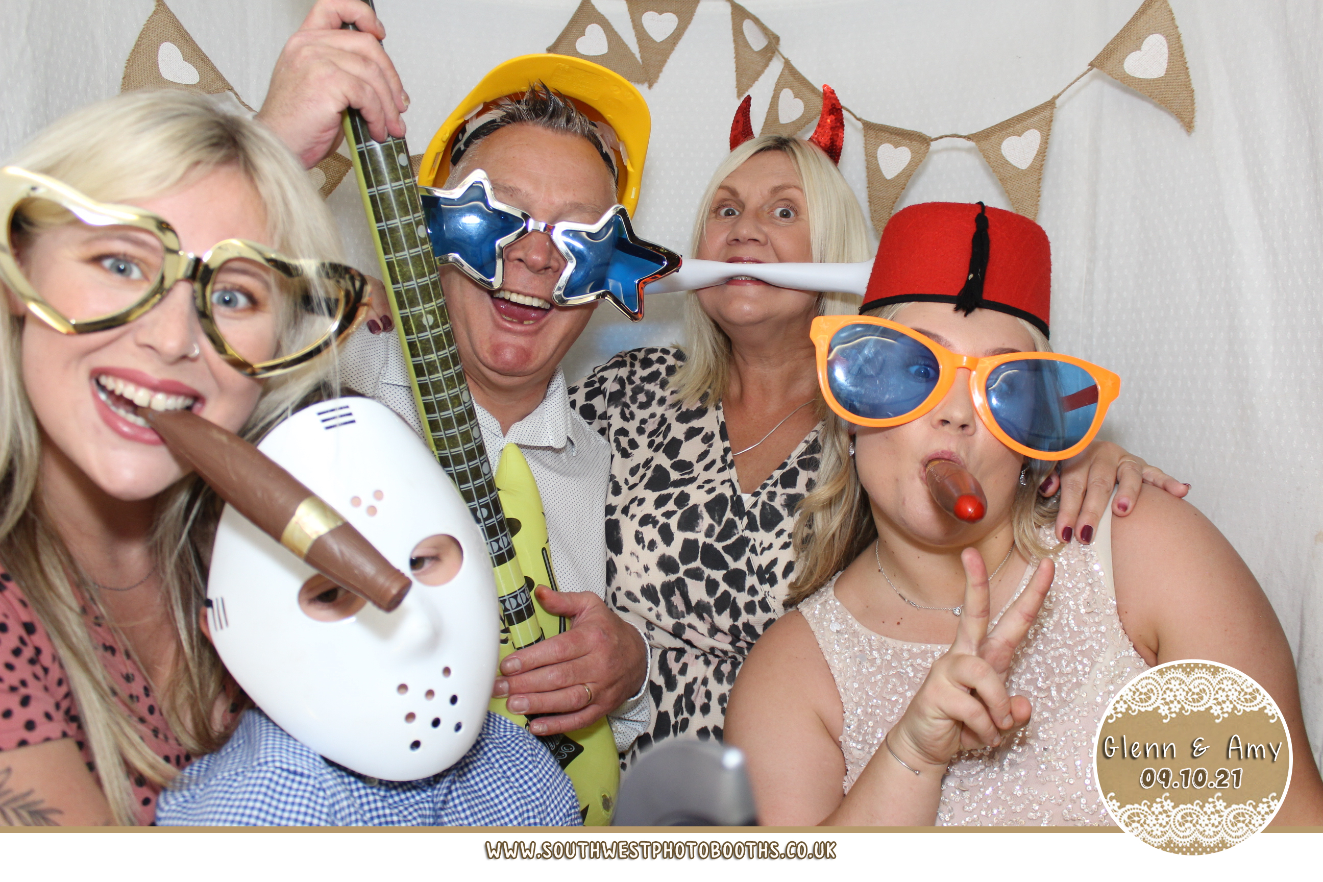Glenn and Amy | View more photos from the event at gallery.southwestphotobooths.co.uk/u/SWPB/Glenn-and-Amy
