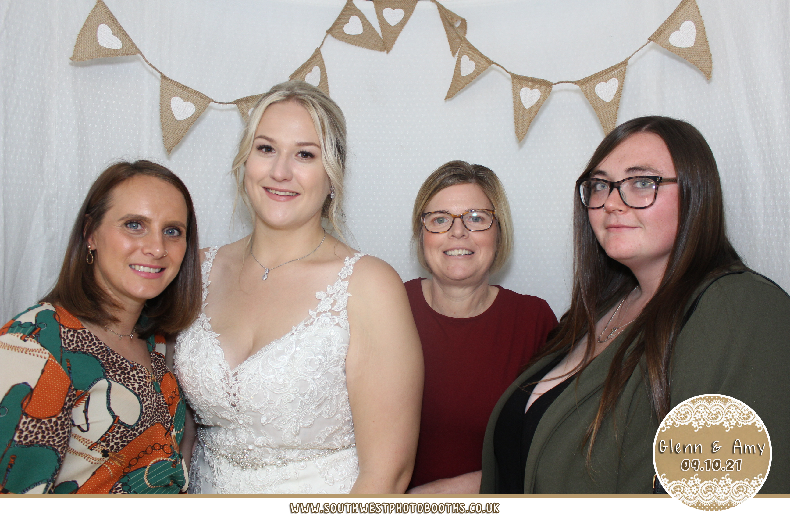 Glenn and Amy | View more photos from the event at gallery.southwestphotobooths.co.uk/u/SWPB/Glenn-and-Amy