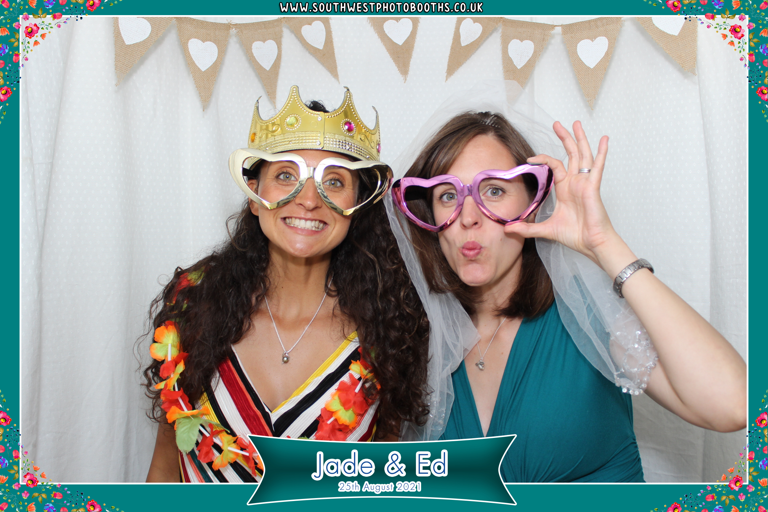 Jade and Ed | View more photos from the event at gallery.southwestphotobooths.co.uk/u/SWPB/Jade-and-Ed