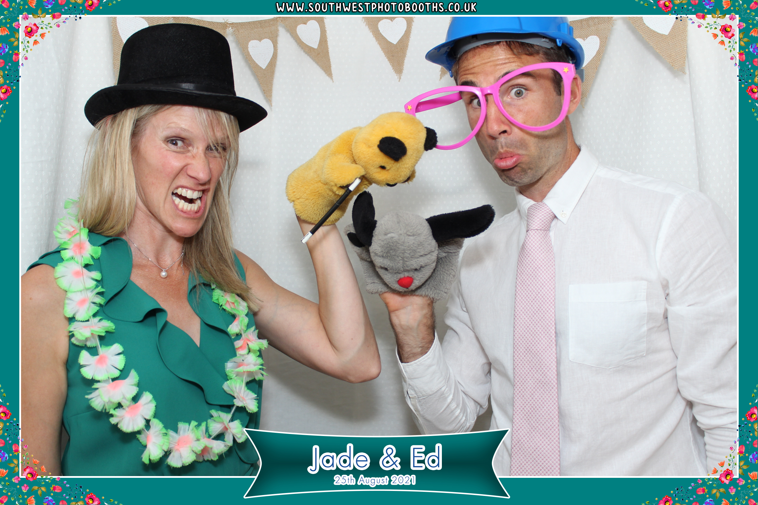 Jade and Ed | View more photos from the event at gallery.southwestphotobooths.co.uk/u/SWPB/Jade-and-Ed