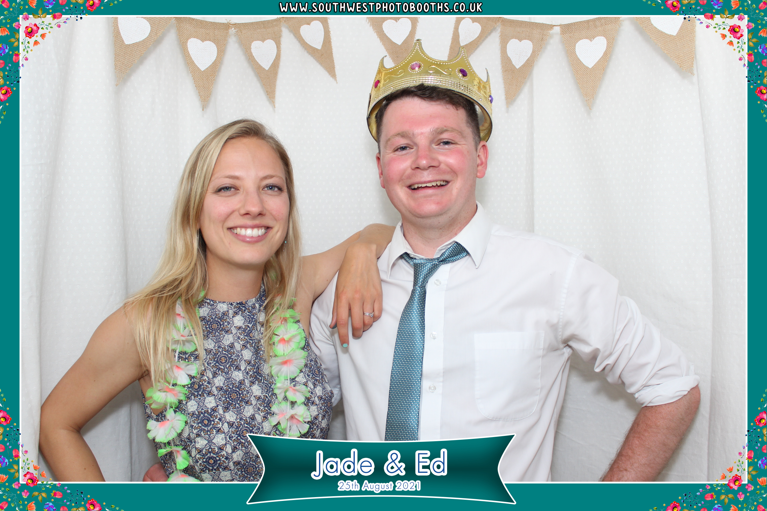 Jade and Ed | View more photos from the event at gallery.southwestphotobooths.co.uk/u/SWPB/Jade-and-Ed