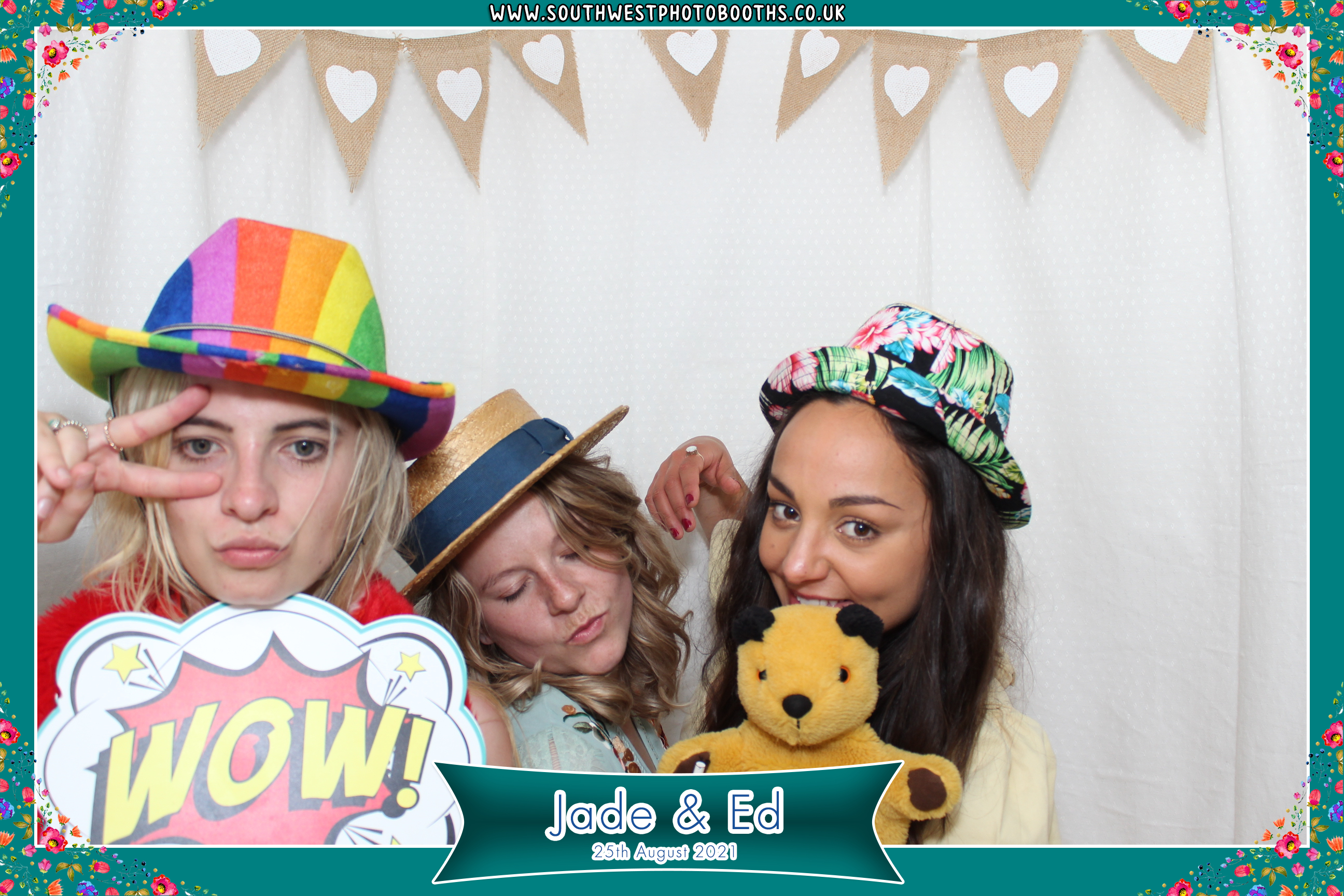 Jade and Ed | View more photos from the event at gallery.southwestphotobooths.co.uk/u/SWPB/Jade-and-Ed