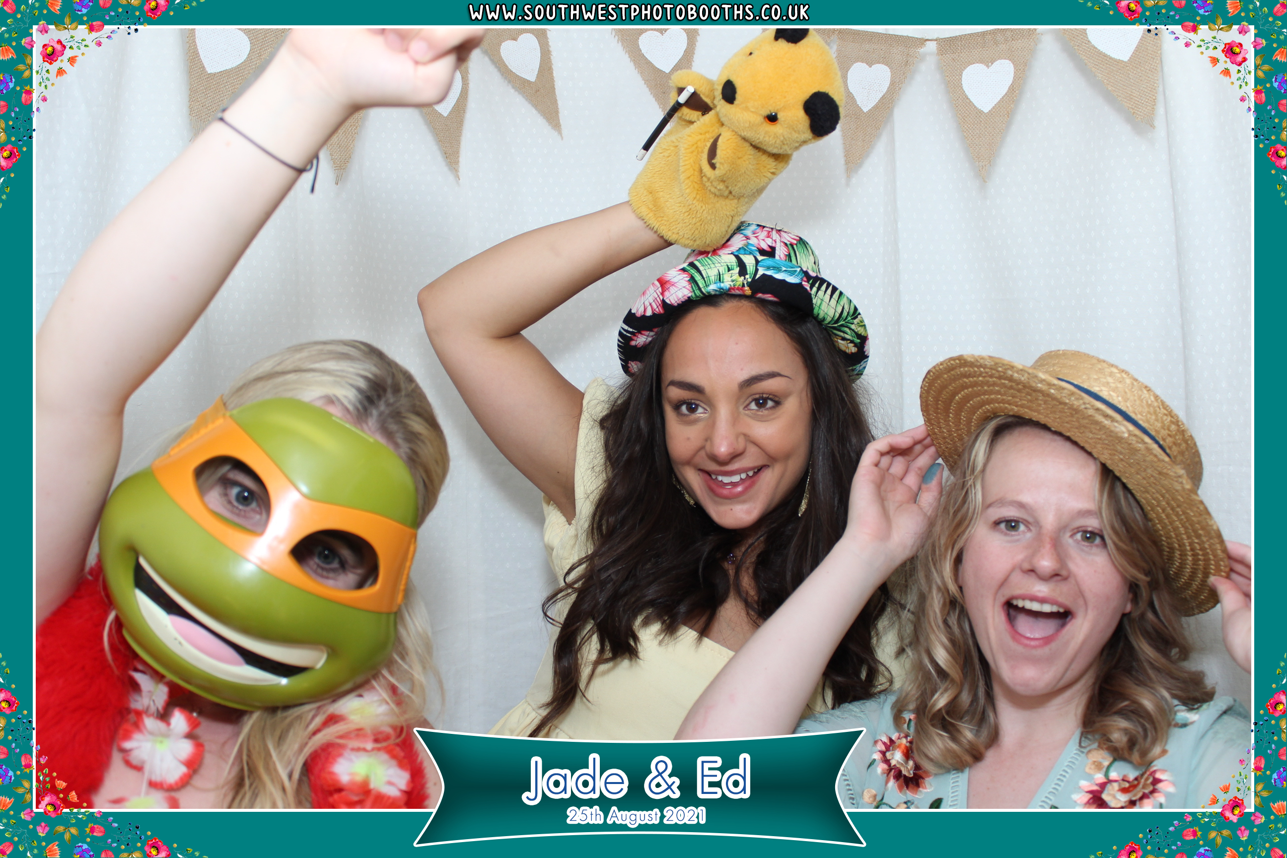 Jade and Ed | View more photos from the event at gallery.southwestphotobooths.co.uk/u/SWPB/Jade-and-Ed