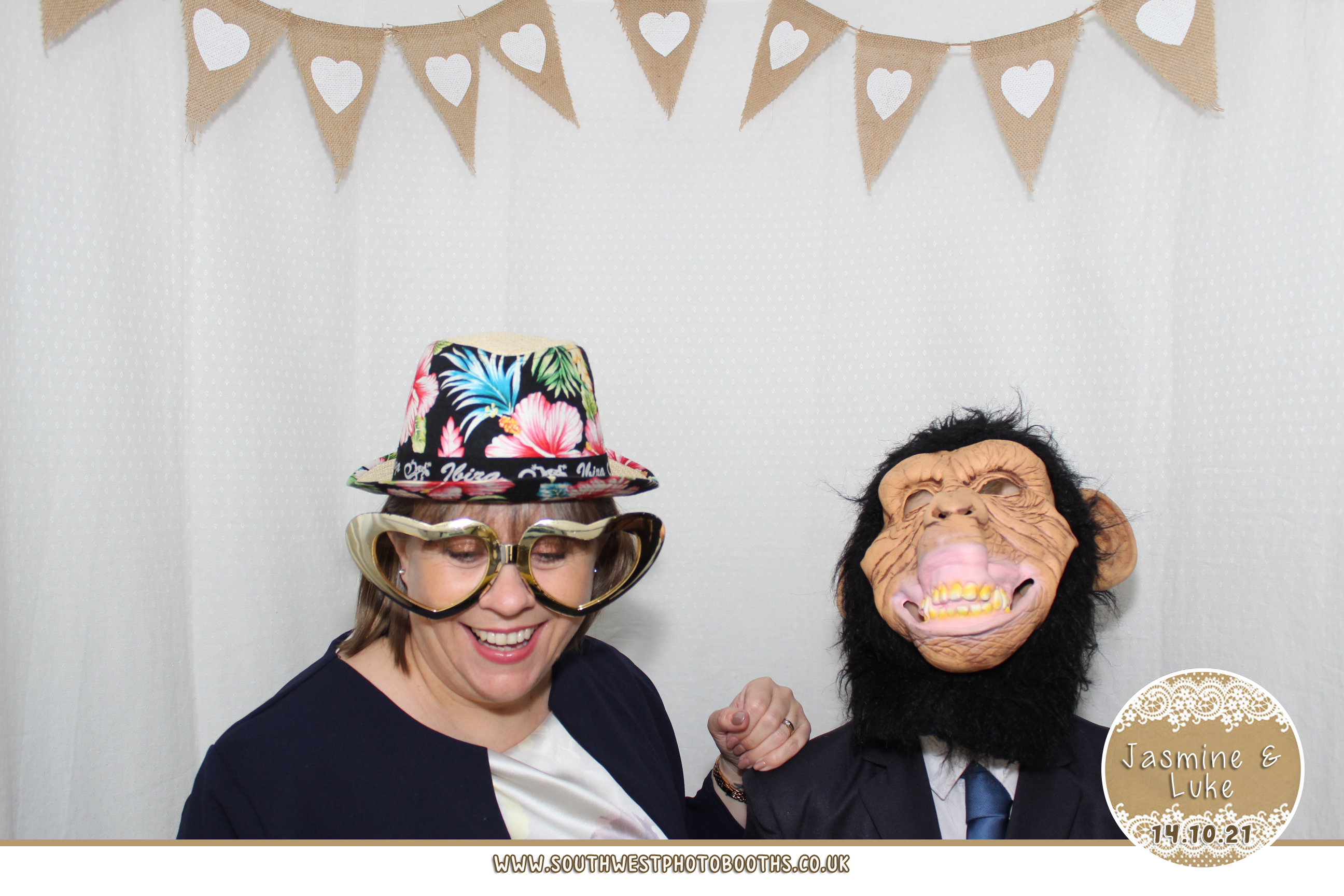 Jasmine and Luke | View more photos from the event at gallery.southwestphotobooths.co.uk/u/SWPB/Jasmine-and-Luke