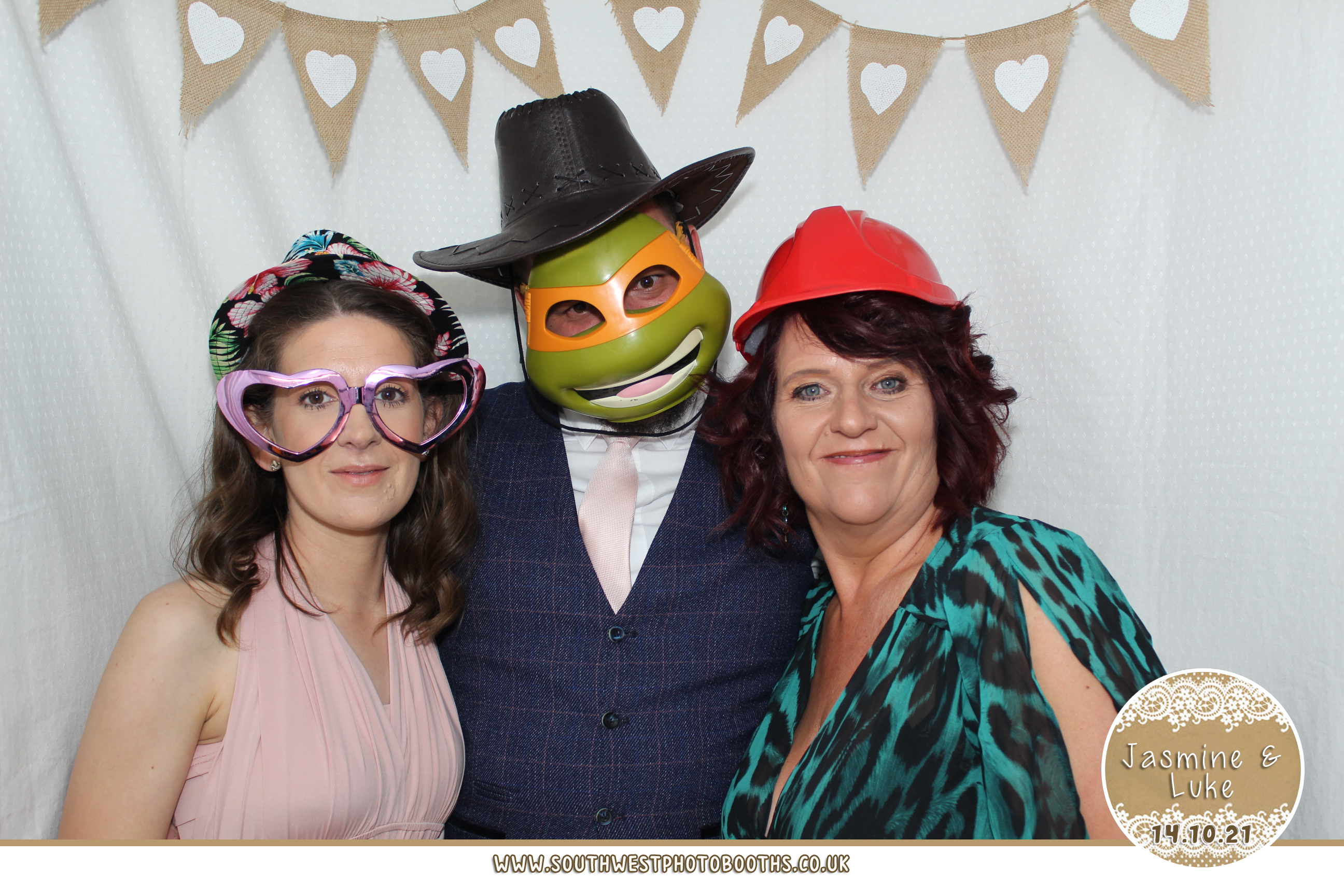 Jasmine and Luke | View more photos from the event at gallery.southwestphotobooths.co.uk/u/SWPB/Jasmine-and-Luke
