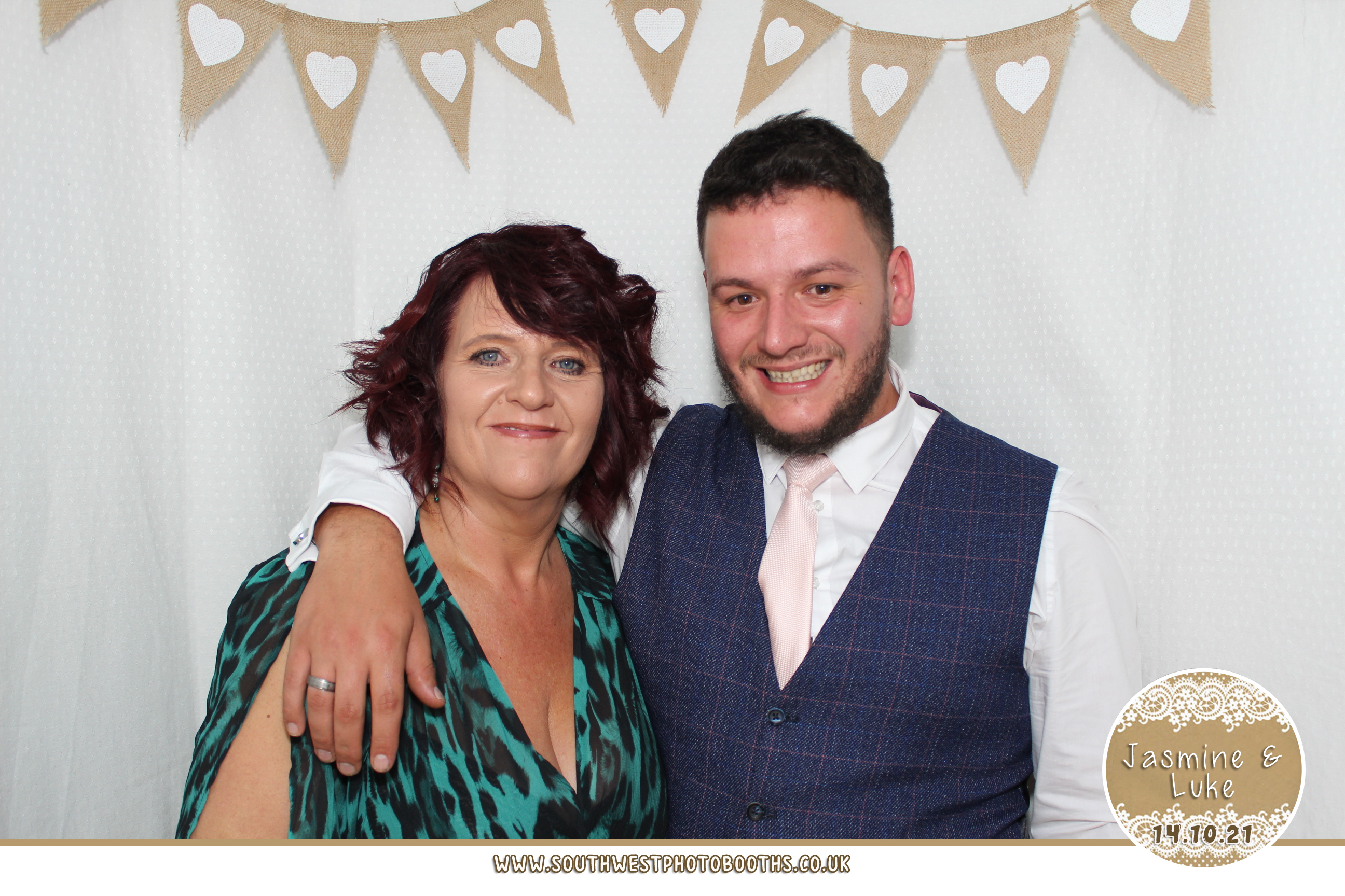 Jasmine and Luke | View more photos from the event at gallery.southwestphotobooths.co.uk/u/SWPB/Jasmine-and-Luke