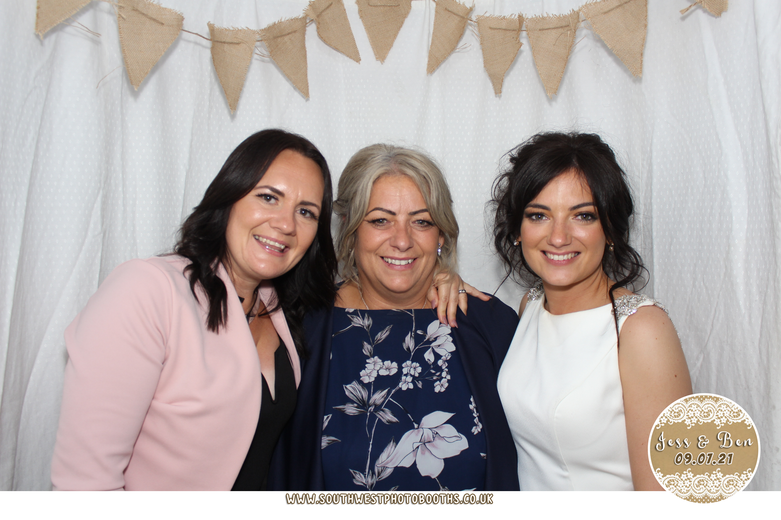 Jess and Ben | View more photos from the event at gallery.southwestphotobooths.co.uk/u/SWPB/Jess-and-Ben