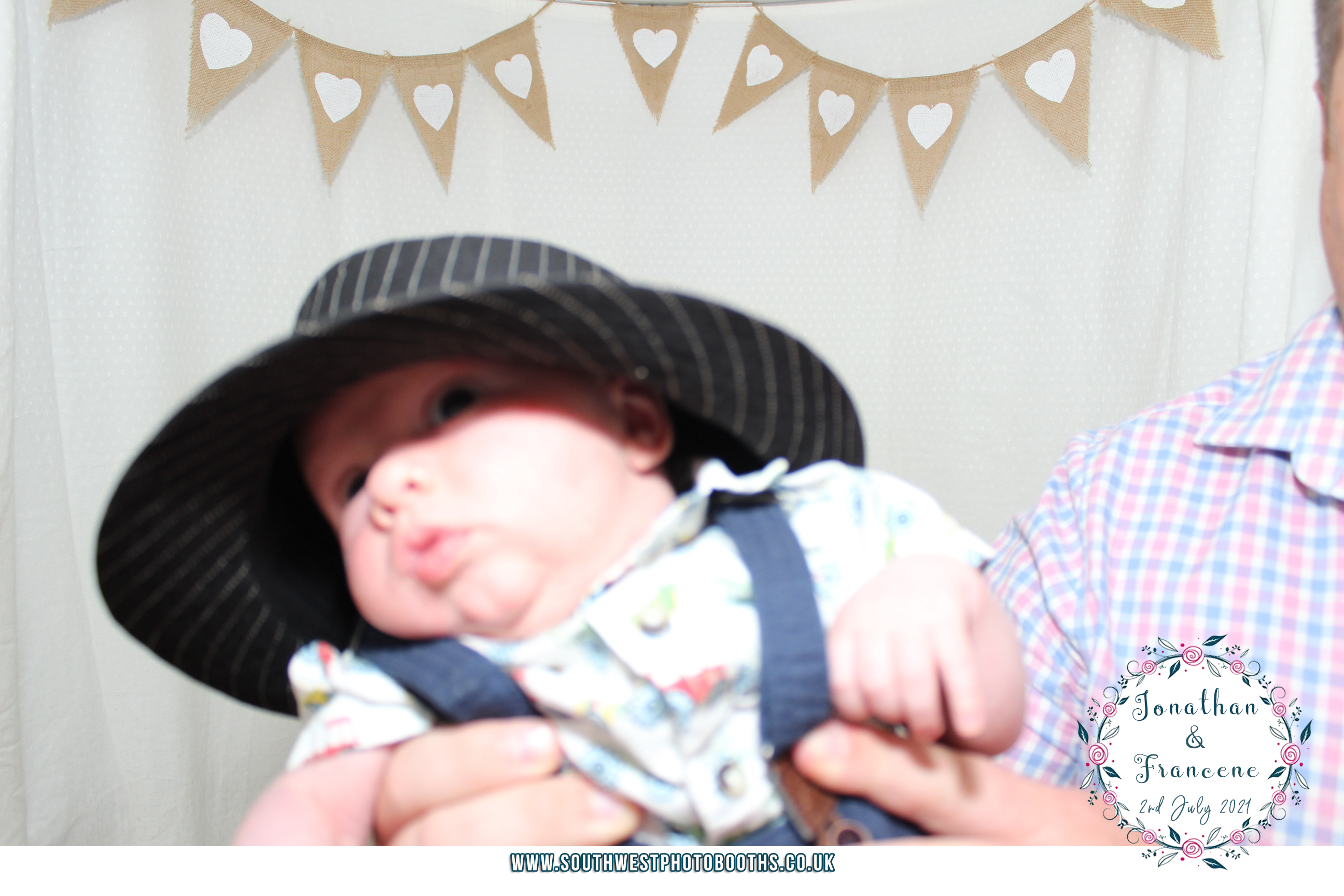 Jonathan and Francene | View more photos from the event at gallery.southwestphotobooths.co.uk/u/SWPB/Jonathan-and-Francene