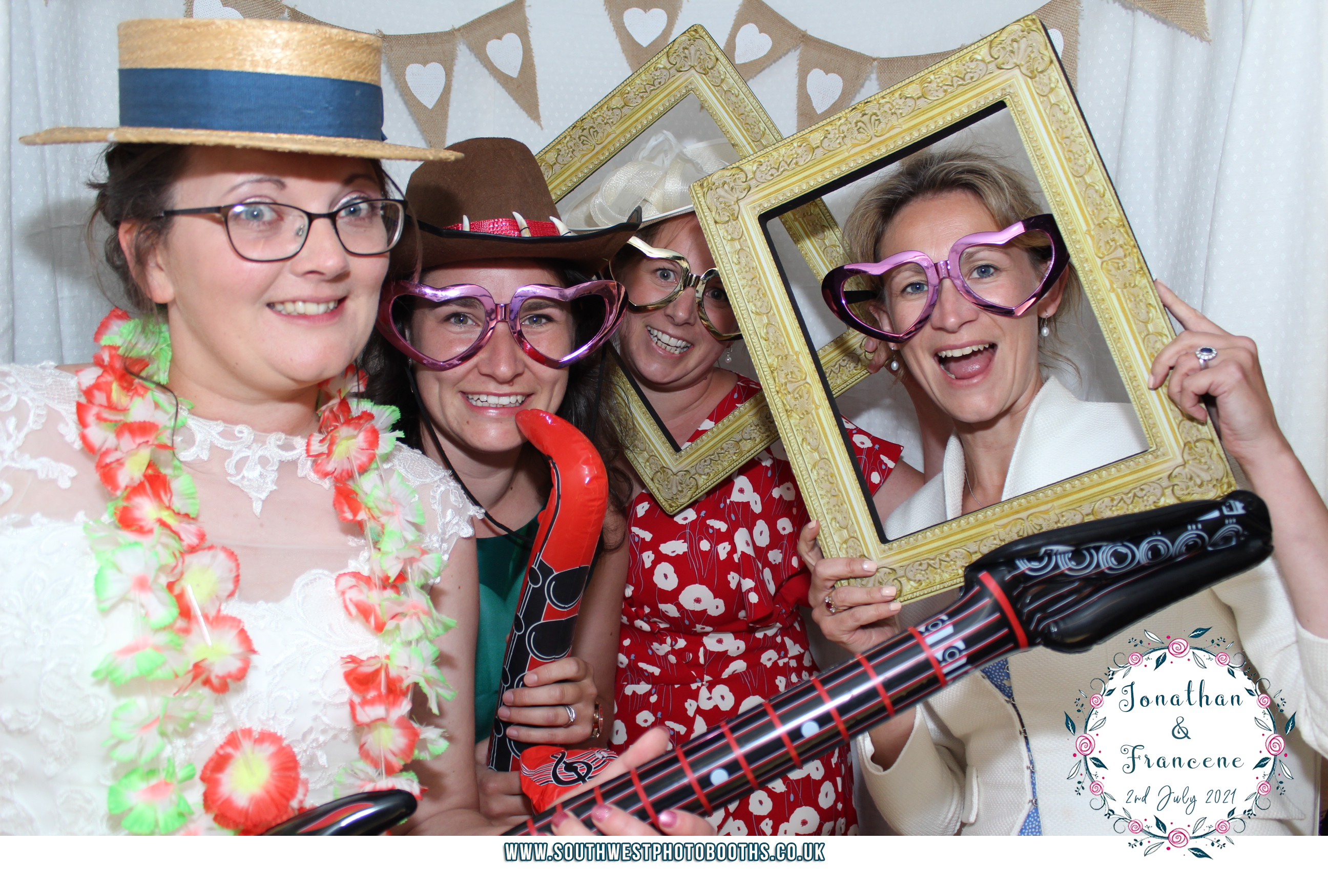 Jonathan and Francene | View more photos from the event at gallery.southwestphotobooths.co.uk/u/SWPB/Jonathan-and-Francene